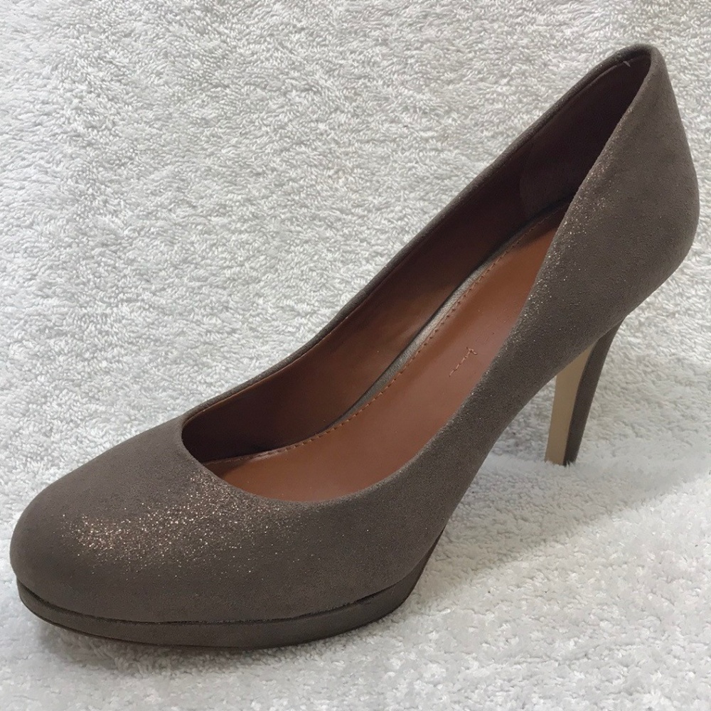 Banana Republic Women pump Leather classic Heel